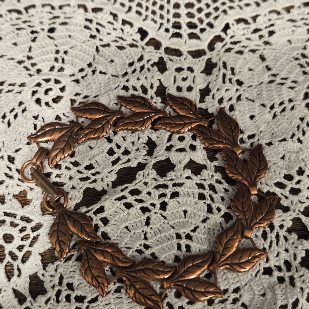 Vintage solid Cooper bracelet.      Beautiful - Picture 8 of 11